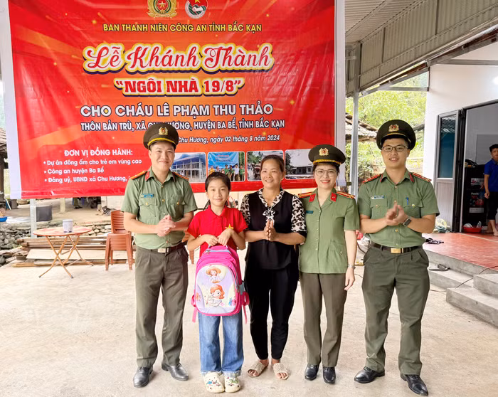 Khánh thành và bàn giao “Ngôi nhà 19/8” -0