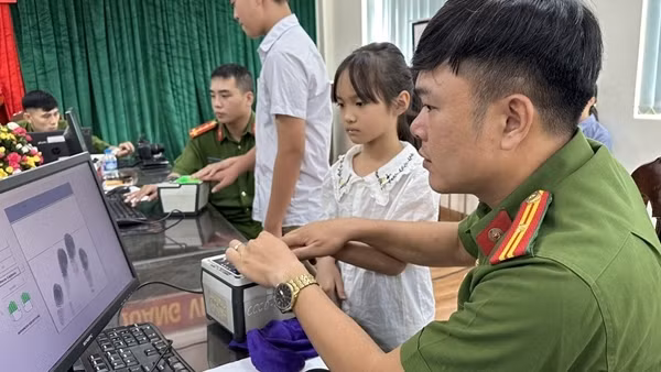 Chỉ hơn 1 phút hoàn thiện thủ tục đề nghị cấp căn cước cho người dưới 14 tuổi