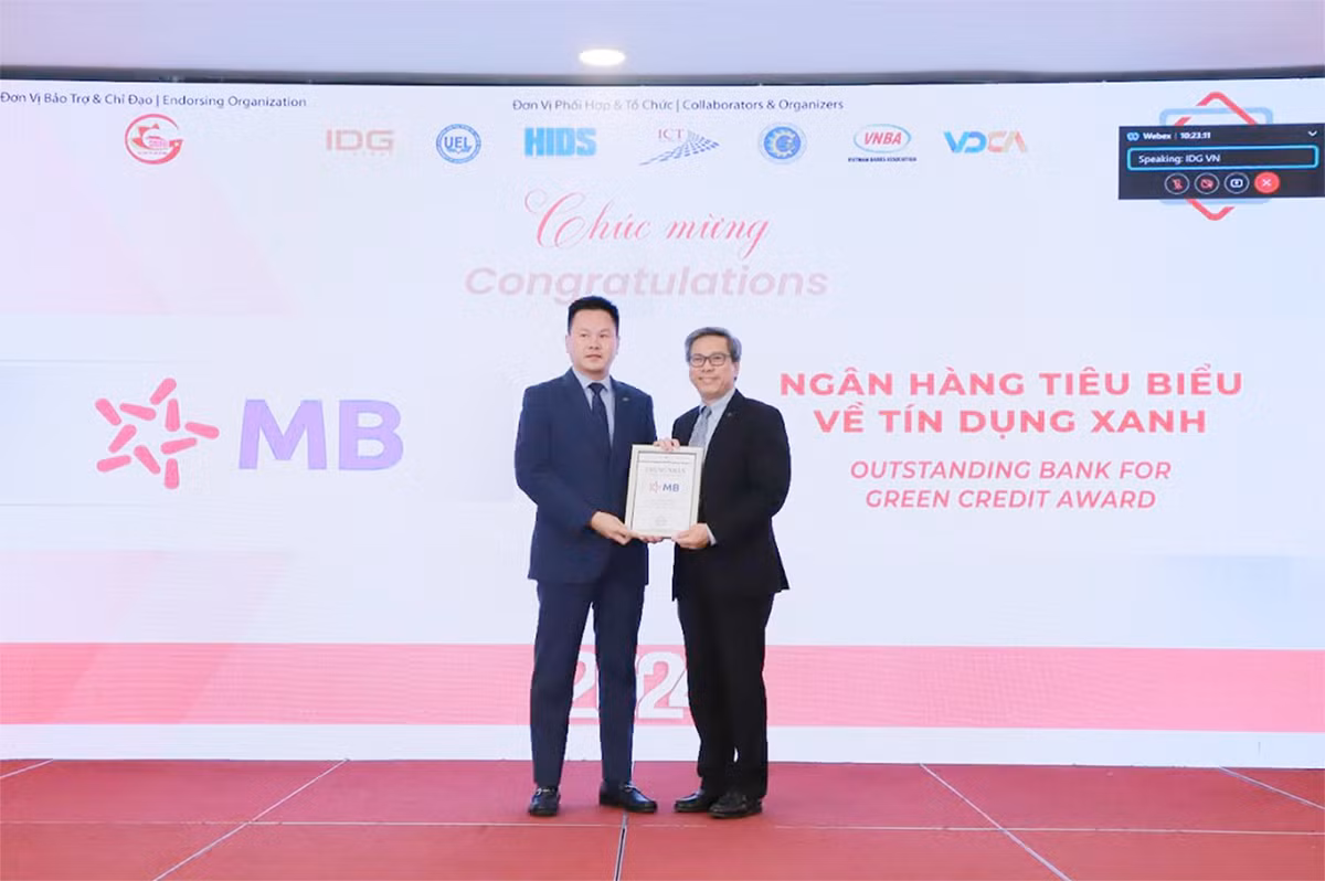 MB được vinh danh “Ngân hàng Việt Nam tiêu biểu 2024” -0