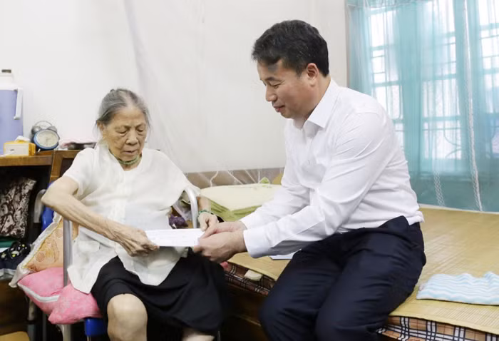 BHXH Hà Nội, TP Hồ Chí Minh gương mẫu, đi đầu trong chi trả lương hưu theo mức hưởng mới -0