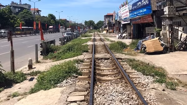 Vì sao xử lý lối đi tự mở qua đường sắt mãi bế tắc?