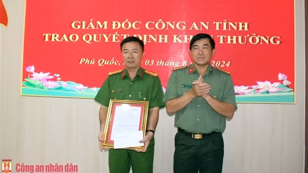 Khen thưởng vụ truy bắt nhanh đối tượng dùng hung khí cướp tài sản ở Phú Quốc