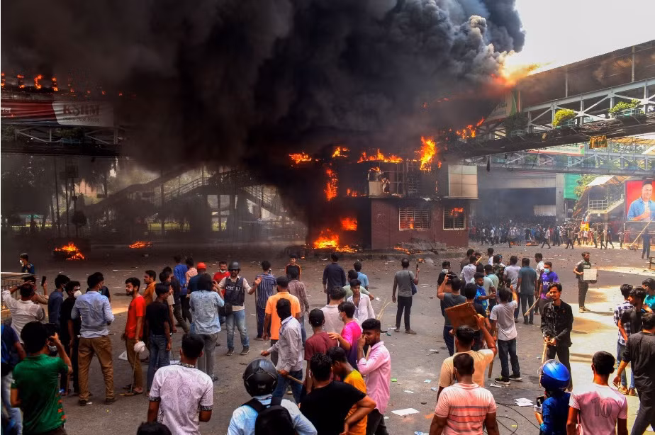 Những cuộc biểu tình phá tan nền kinh tế Bangladesh -1