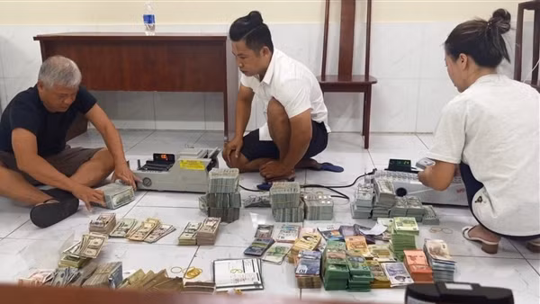 Đấu tranh hiệu quả với tội phạm liên quan đến người nước ngoài: Muôn vàn vi phạm (Bài 1)