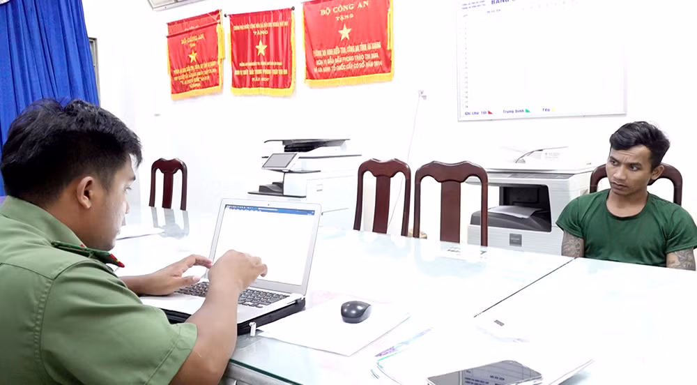Khởi tố, tạm giam đối tượng tàng trữ trái phép súng quân dụng K54 -0