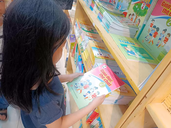 Bất cập, lãng phí trong thực hiện sách giáo khoa, chương trình mới -0
