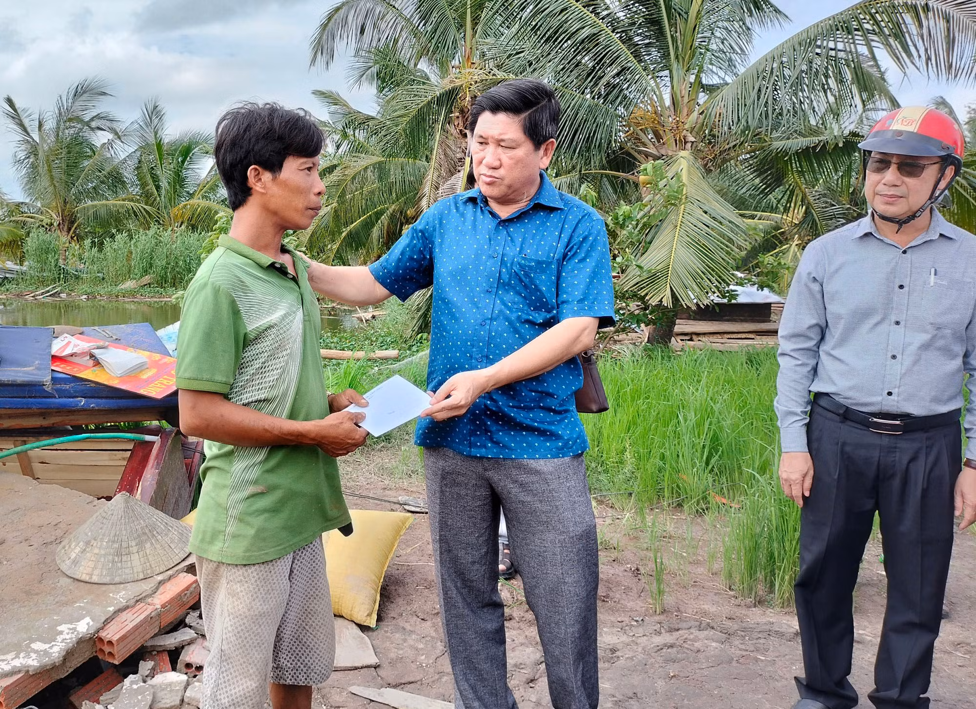Cà Mau khẩn trương hỗ trợ người dân bị thiệt hại do giông lốc -0