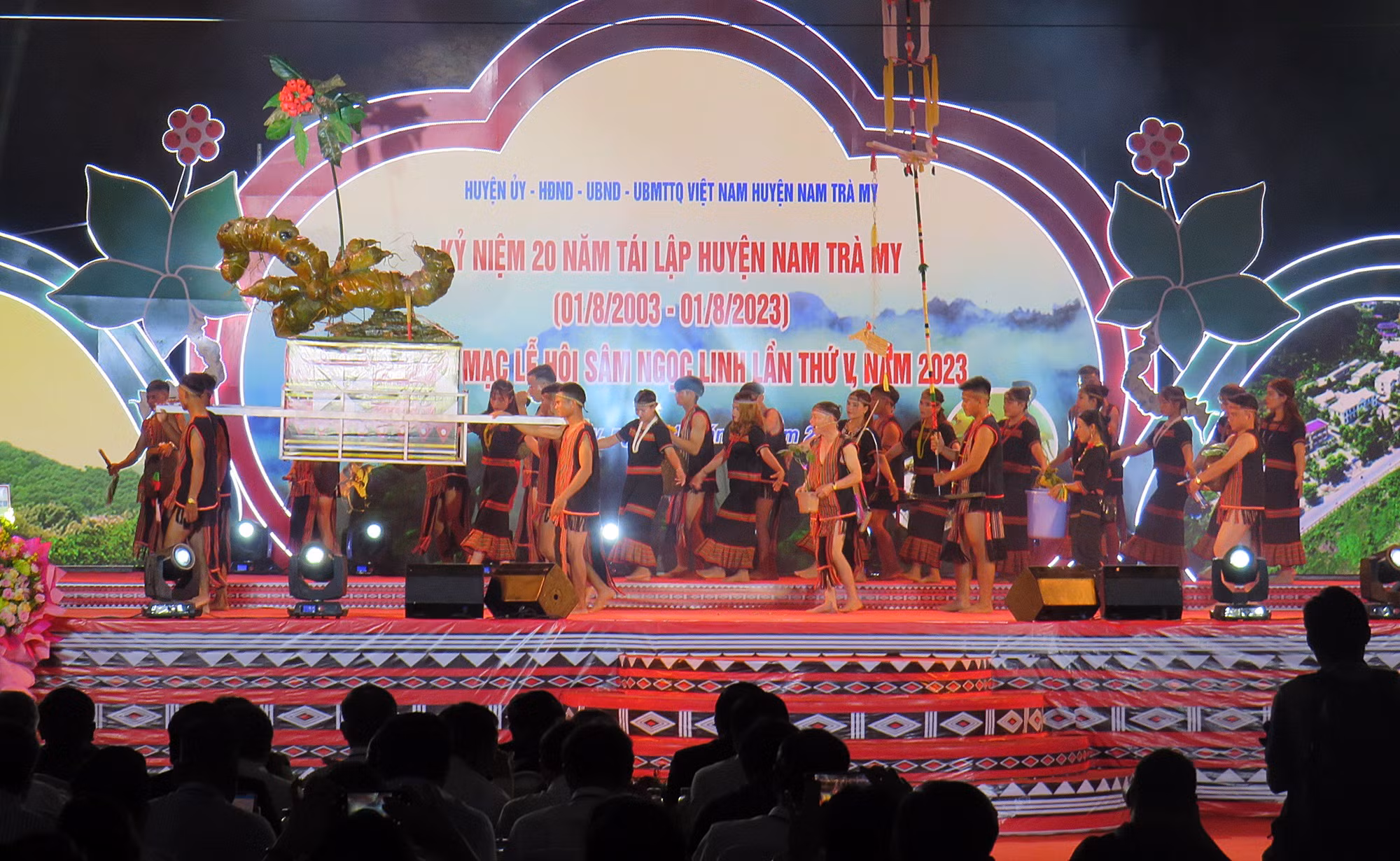 Khai mạc Lễ hội sâm Ngọc Linh lần thứ V và kỷ niệm 20 năm tái lập huyện Nam Trà My -0