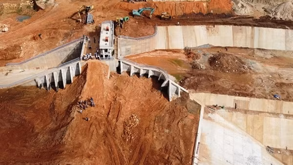 Thêm hồ thủy lợi Đông Thanh sụt lún nghiêm trọng