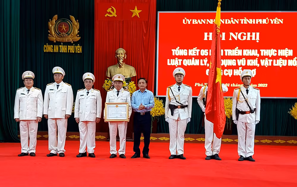 Phú Yên thực hiện có hiệu quả Luật Quản lý, sử dụng vũ khí, vật liệu nổ và công cụ hỗ trợ -0