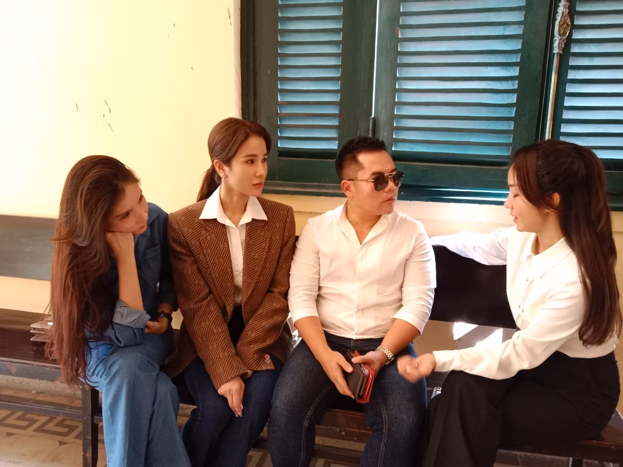 Hoãn phiên phúc thẩm tranh chấp quyền nuôi con giữa Diệp Lâm Anh và doanh chân Nghiêm Đức -0