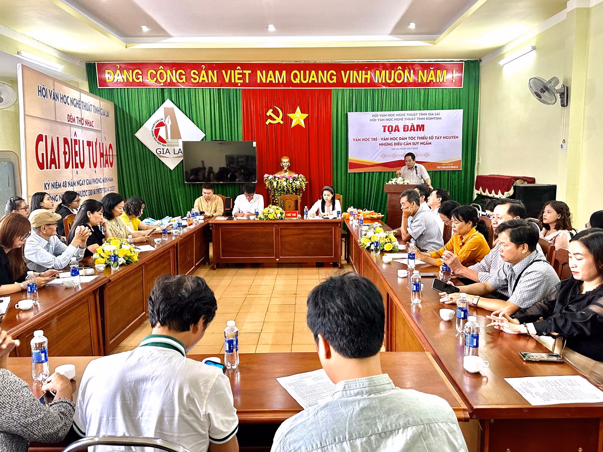 Người viết trẻ với văn học Tây Nguyên -0