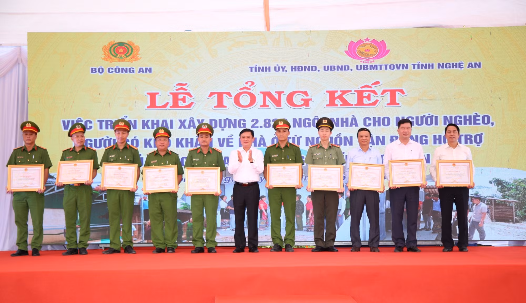 Bộ Công an: Tổng kết chương trình xây dựng 2.820 căn nhà cho người nghèo tại Nghệ An -0