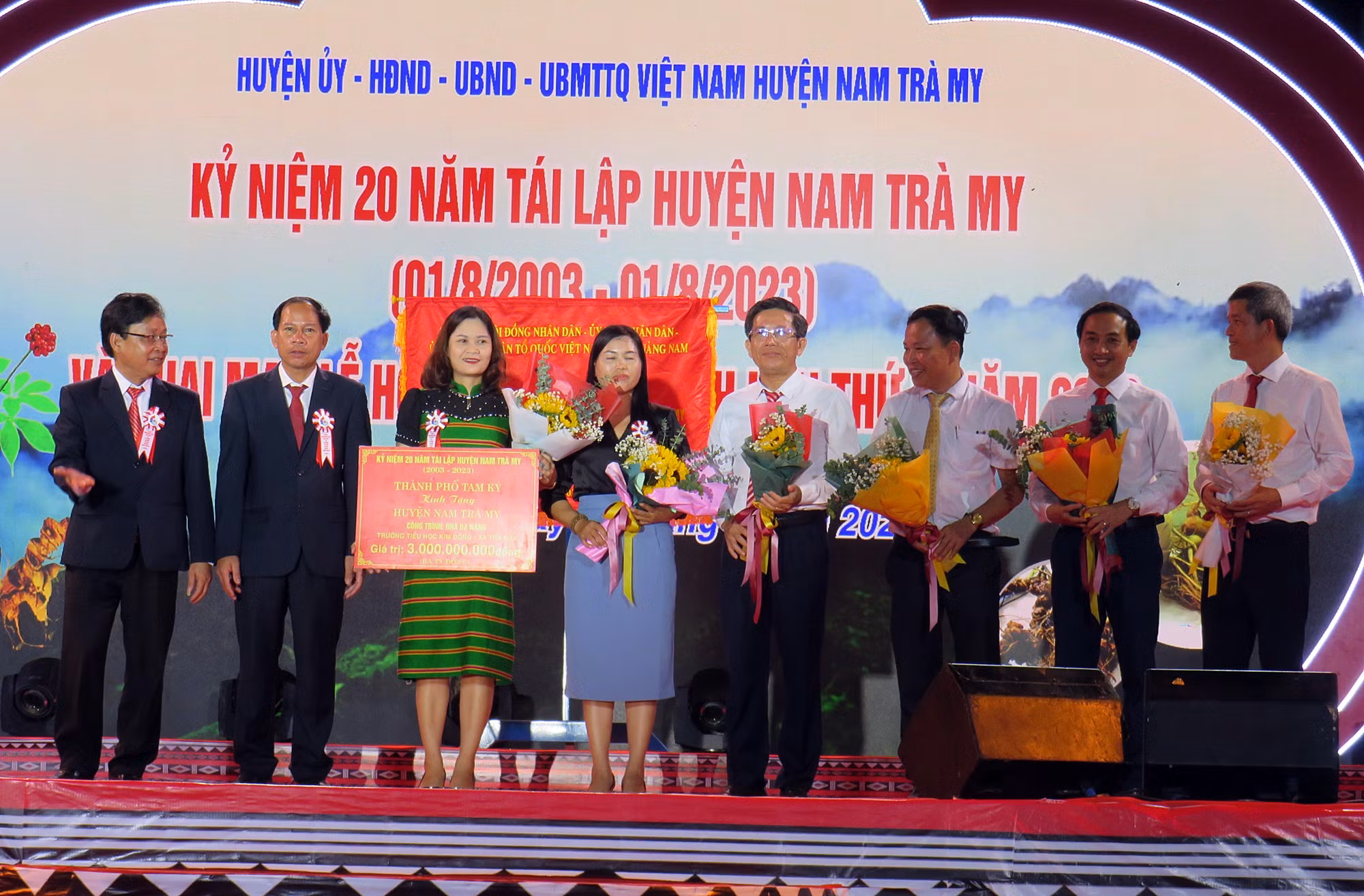 Khai mạc Lễ hội sâm Ngọc Linh lần thứ V và kỷ niệm 20 năm tái lập huyện Nam Trà My -0