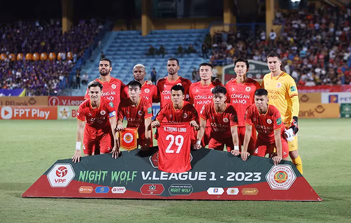Cờ đến tay CLB Công an Hà Nội -0