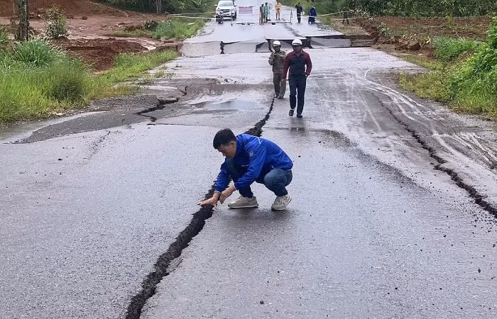 Đường tránh TP Bảo Lộc nứt toác, kéo dài 100m -0