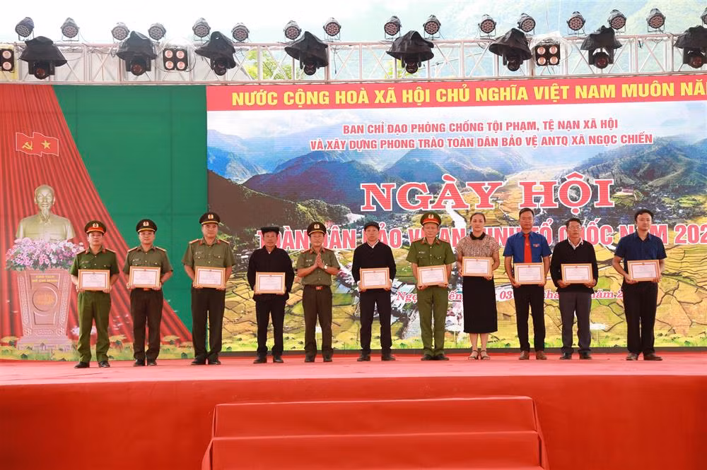 Đẩy mạnh phong trào Toàn dân bảo vệ ANTQ tại Mường La -0