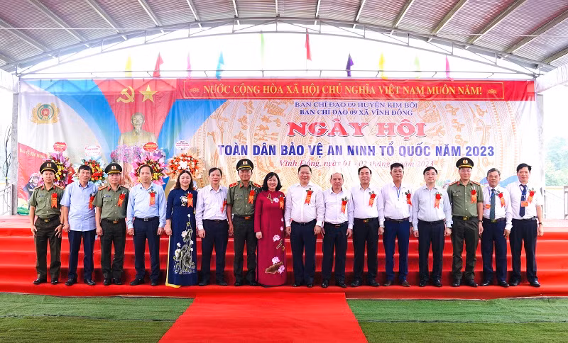 Hòa Bình tổ chức 
