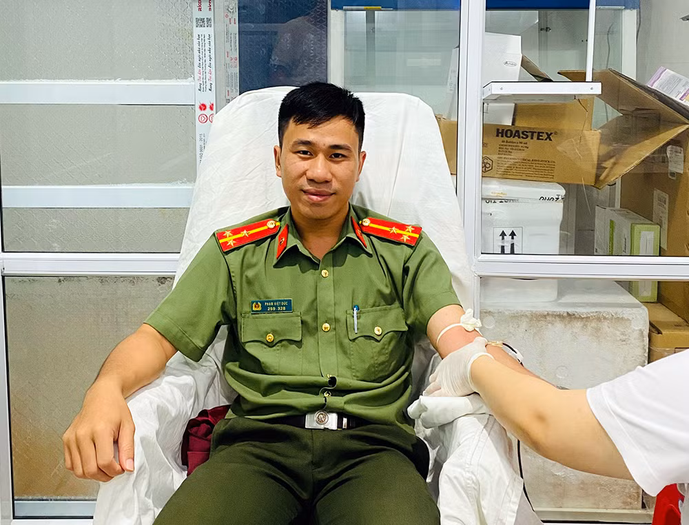 Bí thư đoàn hiến máu kịp thời cứu sống thai phụ đang nguy kịch -0