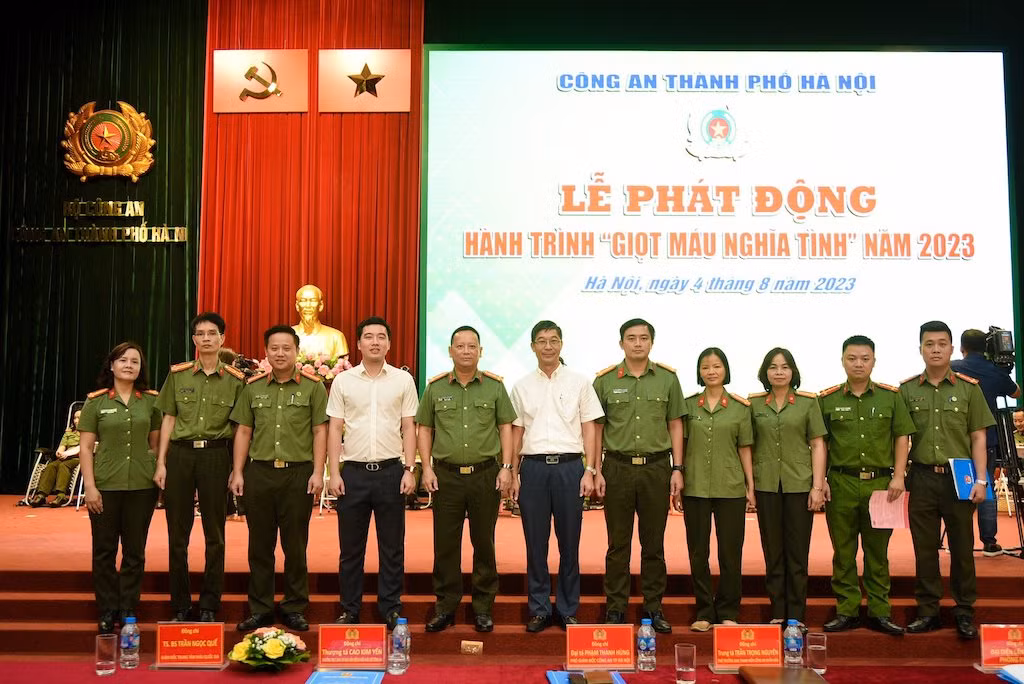 Gần 3000 CBCS tham gia lễ phát động Hành trình 