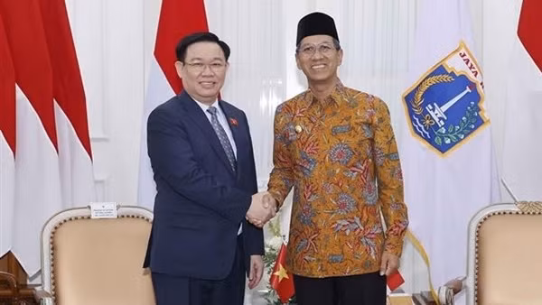 Chủ tịch Quốc hội Vương Đình Huệ tiếp Thống đốc Đặc khu Thủ đô Jakarta