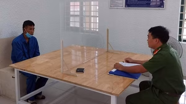 Khởi tố đối tượng đâm đồng nghiệp bảo vệ Ngân hàng