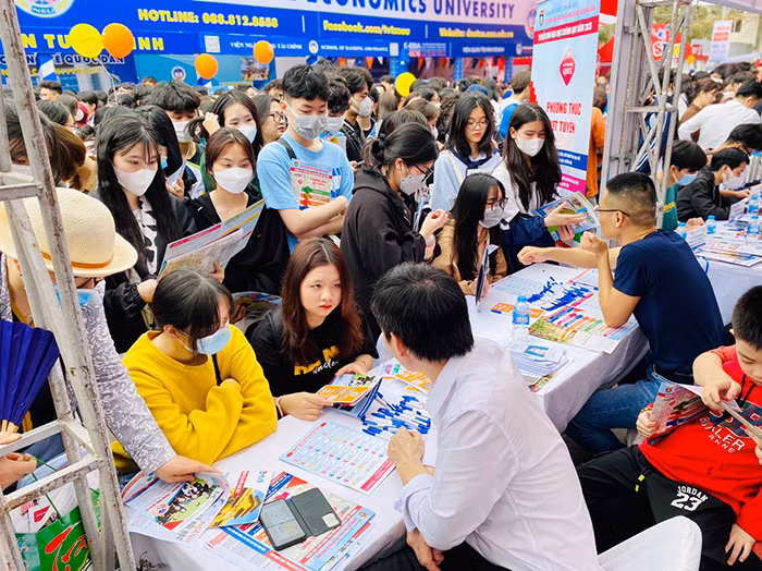 Không để học phí trở thành rào cản với người học -0