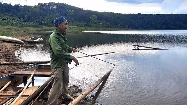 Người lưu giữ ký ức Biển Hồ