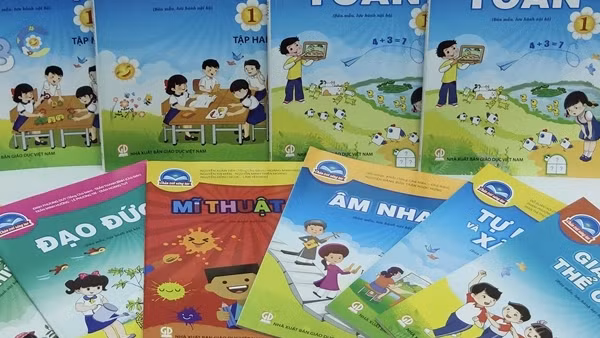 Bộ GD&ĐT lên tiếng về những vấn đề "nóng" liên quan đến sách giáo khoa