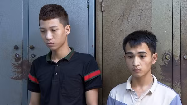 Bắt hai&nbsp;đối tượng đập phá kính xe ô tô, trộm cắp tài sản