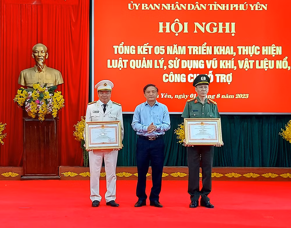 Phú Yên thực hiện có hiệu quả Luật Quản lý, sử dụng vũ khí, vật liệu nổ và công cụ hỗ trợ -0