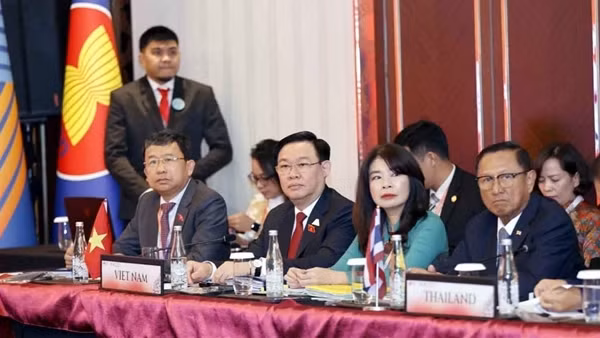Chủ tịch Quốc hội Vương Đình Huệ dự phiên họp Ban Chấp hành AIPA-44