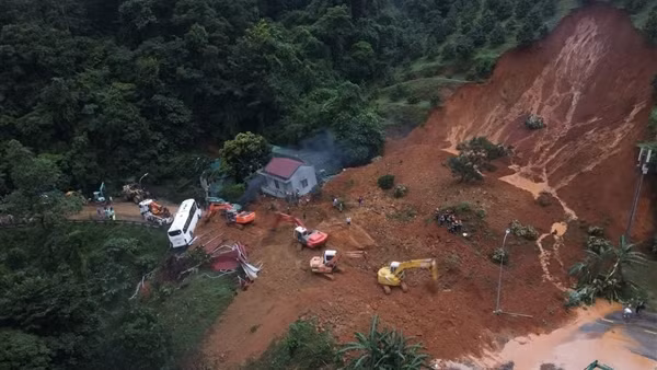 Chủ động di dời, sơ tán người dân khỏi khu vực có nguy cơ cao xảy ra lũ quét, sạt lở đất