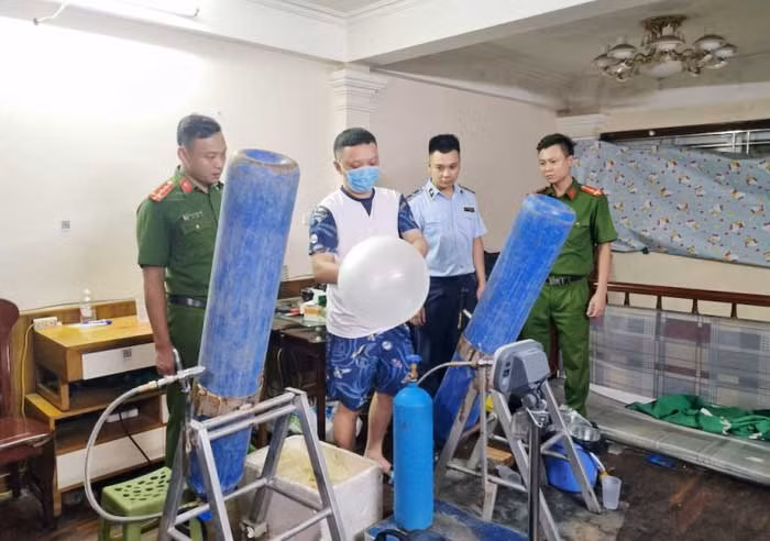 Vấn nạn bóng cười: Vẫn “bắt cóc bỏ đĩa”? -0