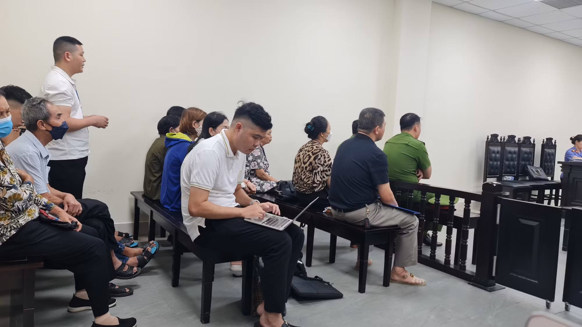 Xét xử chủ quán kareoke ở quận Cầu Giấy gây hỏa hoạn khiến 3 đồng chí Cảnh sát phòng cháy, chữa cháy hy sinh -0