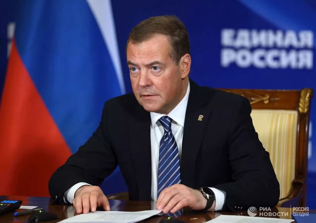 Ông Medvedev tuyên bố 