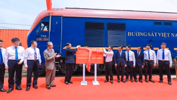 Đường sắt chính thức mở tuyến liên vận quốc tế Thạch Gia Trang - Yên Viên