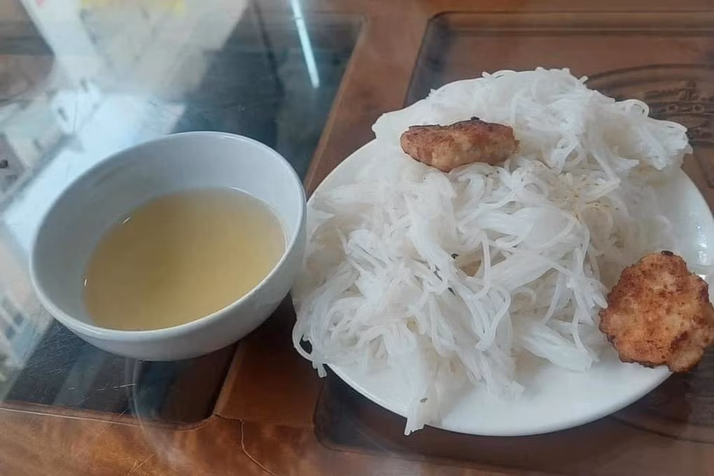 Chủ nhà hàng “trần tình” về suất bún chả 35.000đ -0