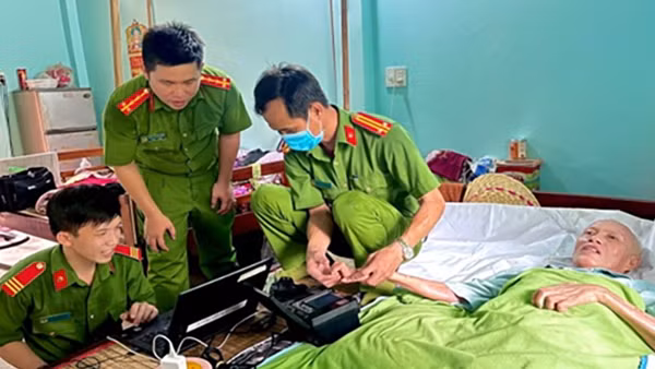 Học và làm theo lời dạy của Bác, phục vụ nhân dân ngày càng tốt hơn