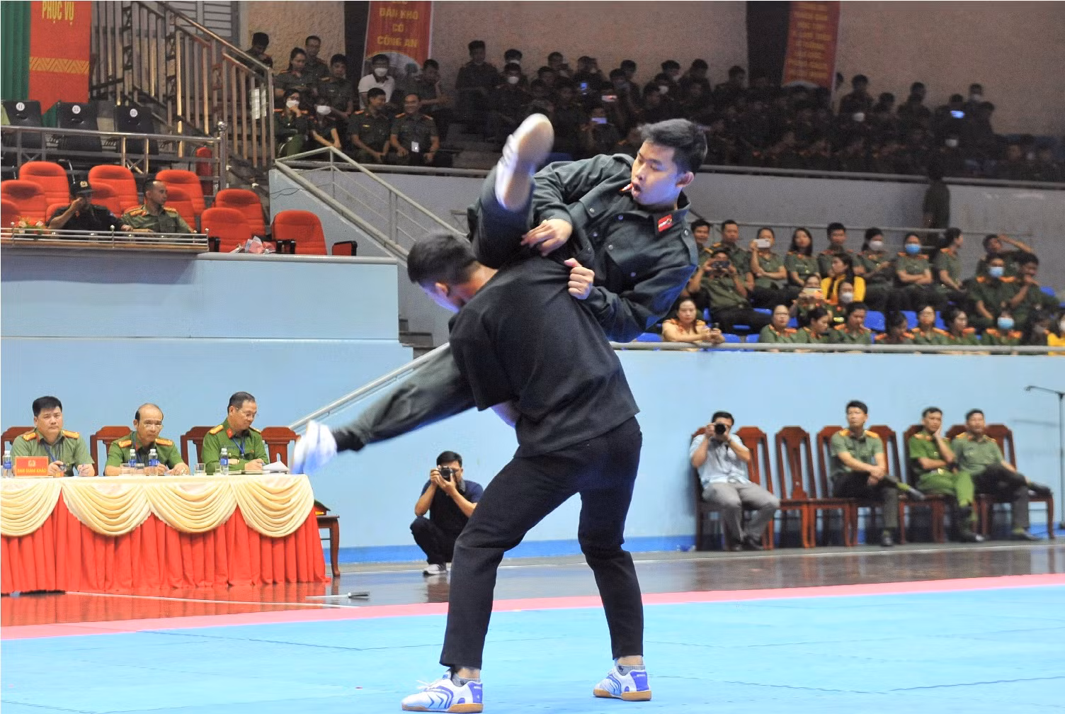 Gần 1.000 chiến sĩ tham dự Hội thi Quân sự, võ thuật cho lực lượng trực tiếp chiến đấu trong CAND -1