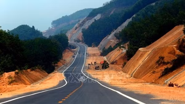 Bàn giao 600km mặt bằng thi công cao tốc Bắc - Nam giai đoạn 2