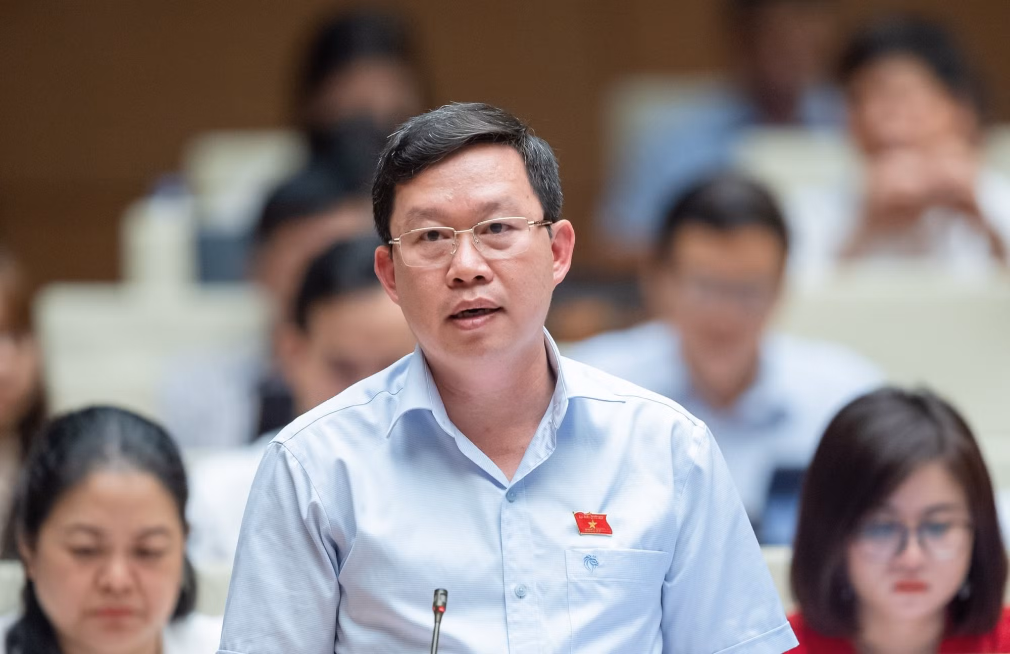 luận.jpeg -0