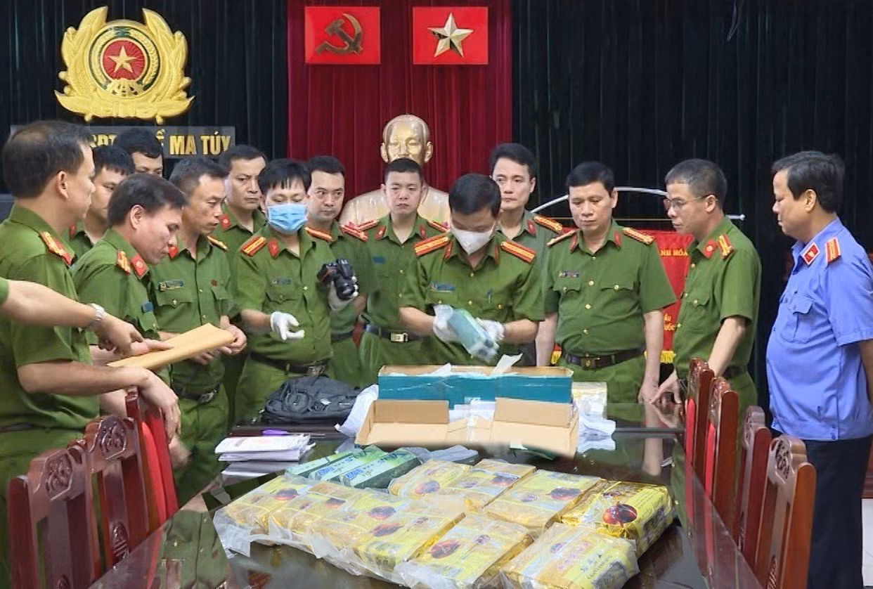 Liên tiếp triệt phá 2 đường dây 