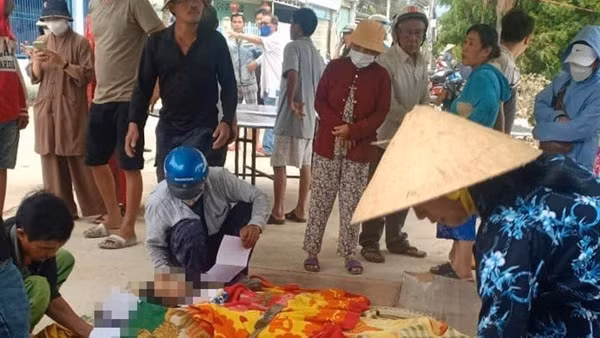 Ba chị em trong một gia đình đuối nước dưới ao khi đi chăn dê