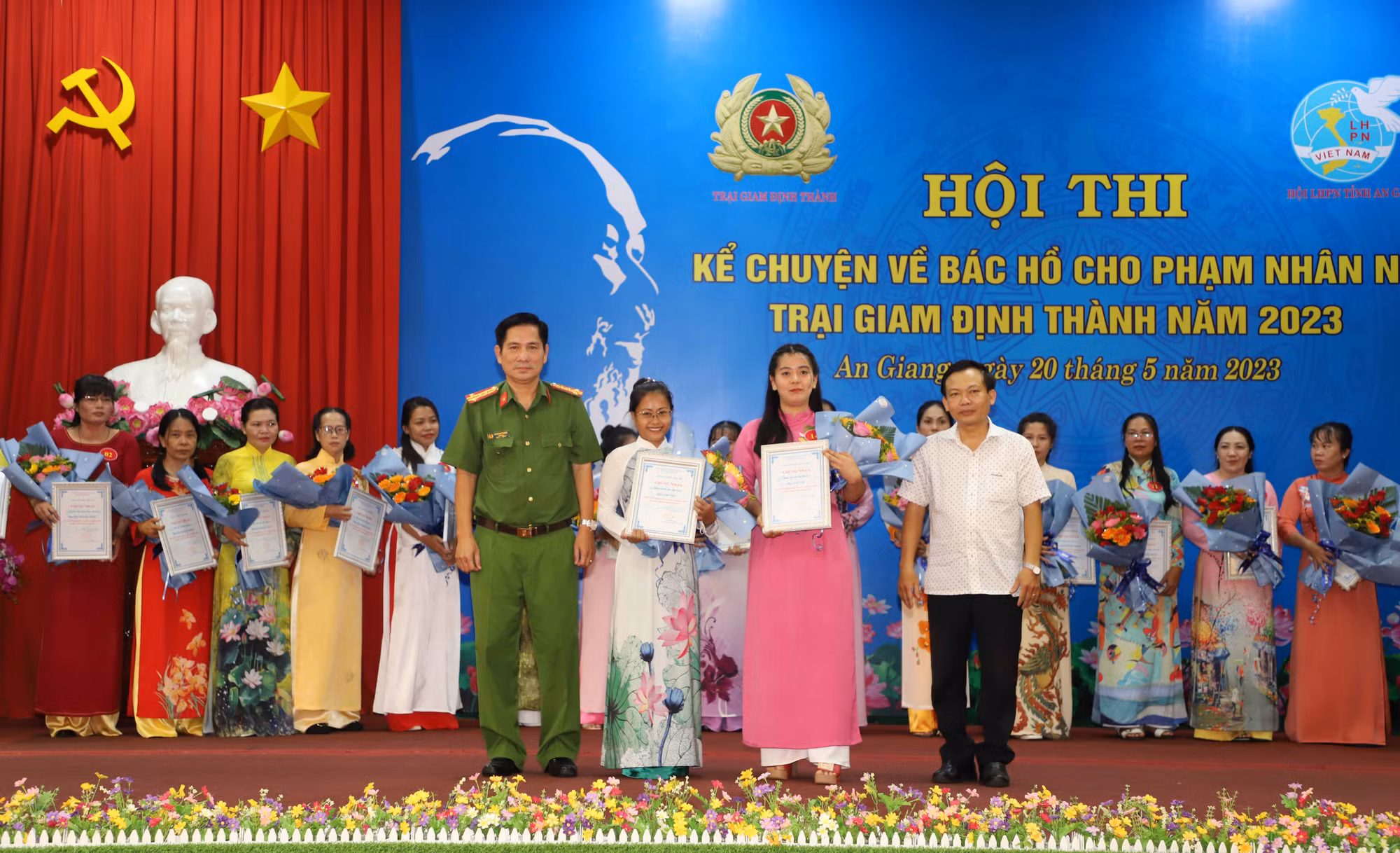 Xúc động nghe nữ phạm nhân thi kể chuyện về Bác Hồ -1