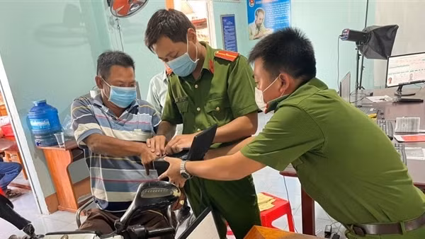 Địa phương đầu tiên ở Bình Dương hoàn thành cấp CCCD cho 100% người dân