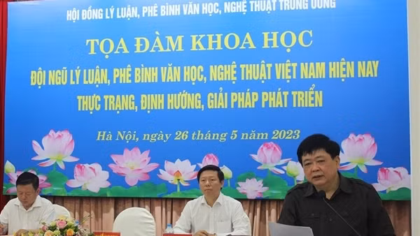 Phải đầu tư đúng mức các nguồn lực cho hoạt động lý luận, phê bình văn học, nghệ thuật