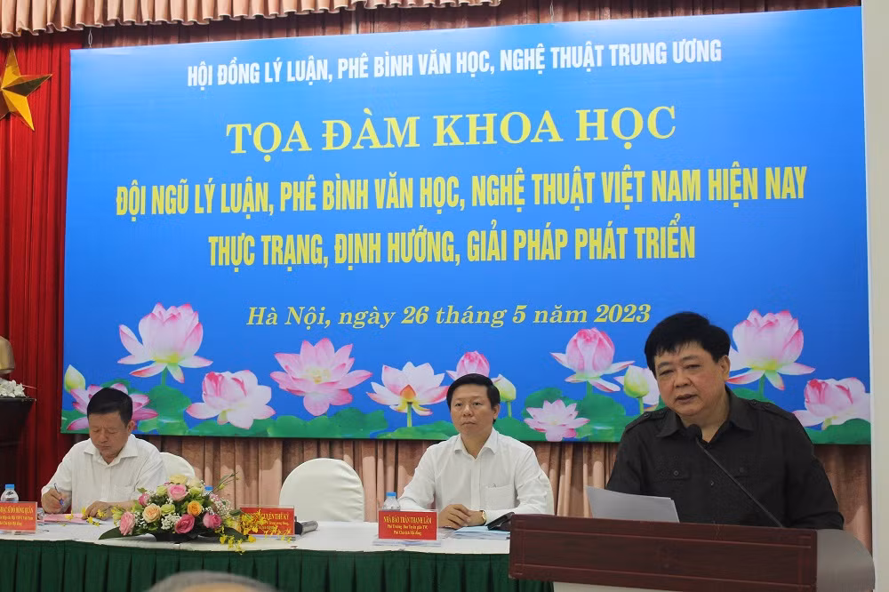 Phải đầu tư đúng mức các nguồn lực cho hoạt động lý luận, phê bình văn học, nghệ thuật -0