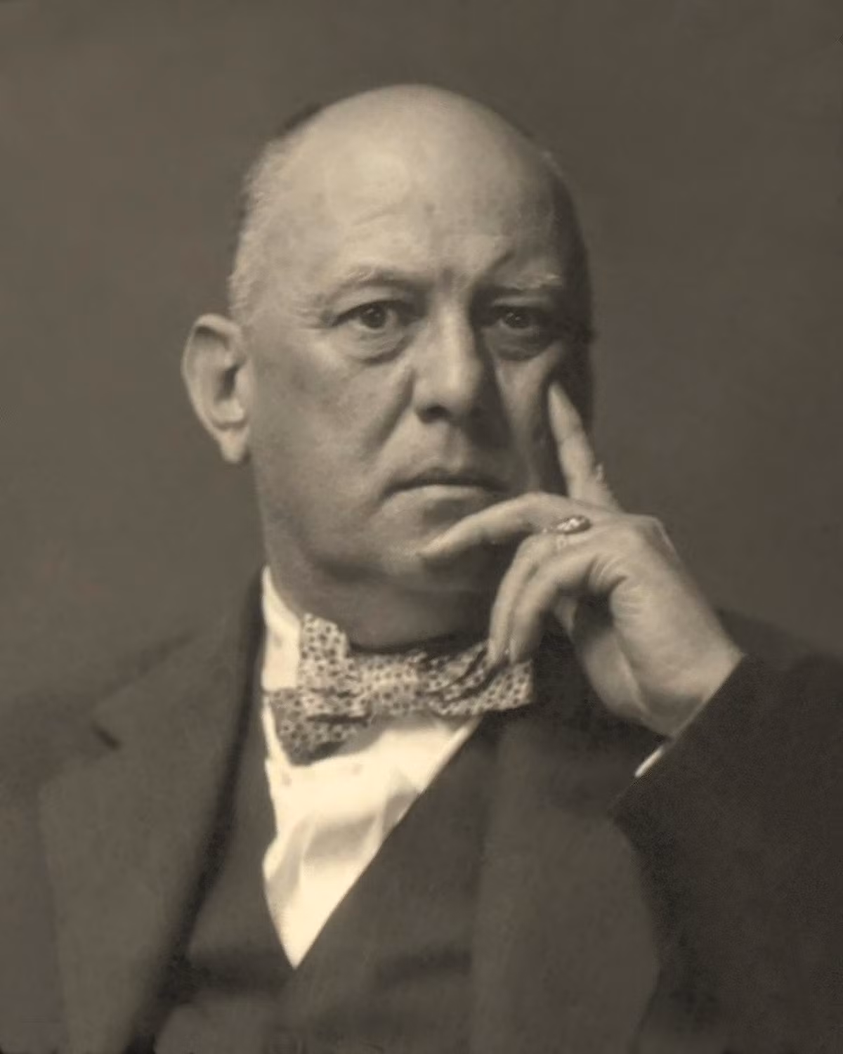 Điệp viên kép Aleister Crowley -0