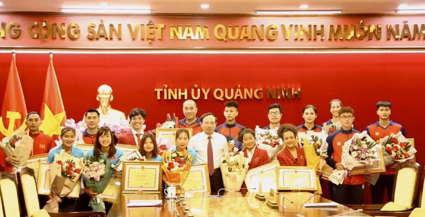 Quảng Ninh vinh danh huấn luyện viên, vận động viên đoạt thành tích cao tại SeaGames 32 -0